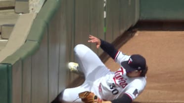 James Outman's tremendous sliding catch