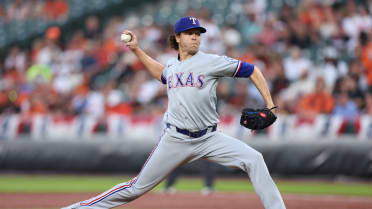 Jacob deGrom strikes out seven