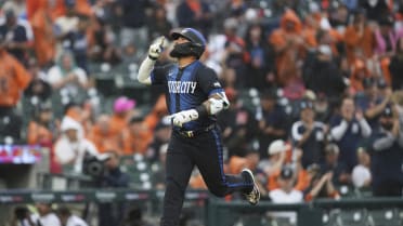 Gleyber Torres' leadoff home run (6)