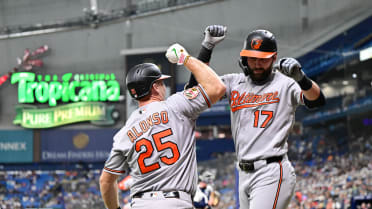 Pete Alonso consigue dos hits en su debut como primer bateador