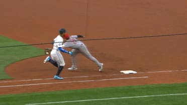 Julio Rodriguez exits game vs. Reds