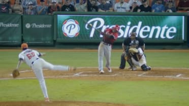 Héctor Rodríguez la saca