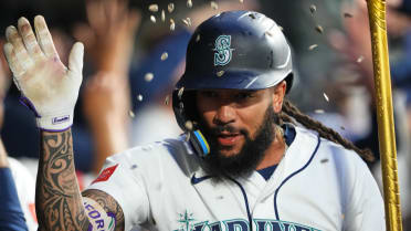 Marineros remontan con jonrones de Raley y Crawford