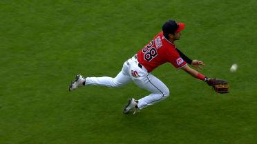 Steven Kwan's incredible diving catch