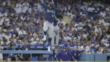 Julio Rodríguez's solo home run (16)