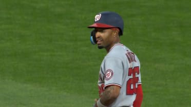 Nasim Nuñez steals second base