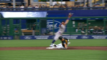 Tyler Freeman nabs Brandon Lowe after challenge
