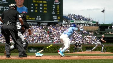 Moisés Ballesteros loses shoe on first career RBI!