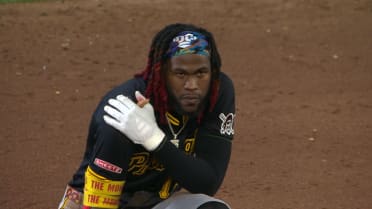 Oneil Cruz se roba segunda base