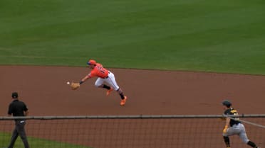 Jace Jung's slick glove flip starts double play