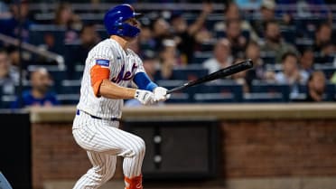 Jared Young remolca carrera con un doble