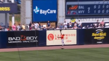 Thomas Sosa makes a great reaching snag, turns two