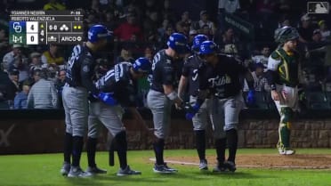 Elizalde suena HR de 3 carreras