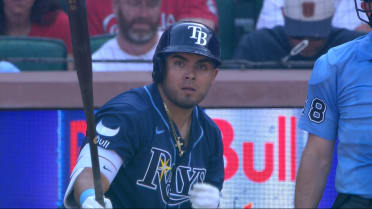 Jonathan Aranda lifts sac fly, plates Carson Williams 