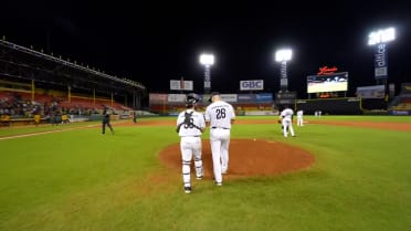 Burch Smith lo salva en triunfo de las Aguilas