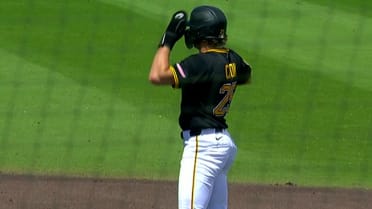 Billy Cook impulsa dos con doble