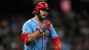 Alec Burleson produce una con HR