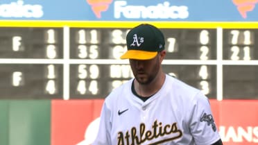 Alex Wood K's Adolis García in the 1st inning