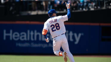 Tyrone Taylor's solo home run (2)