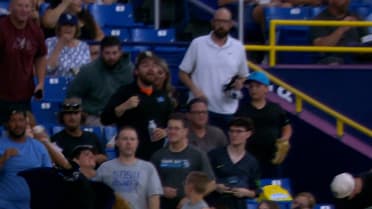 Rays fan gets a signed ball after catching homer