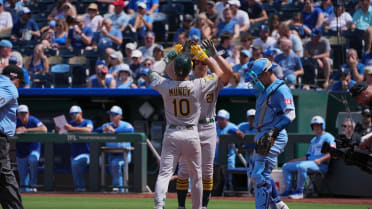 Max Muncy's two-run home run (5)