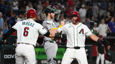 D-backs offense erupts for seven runs in the 5th