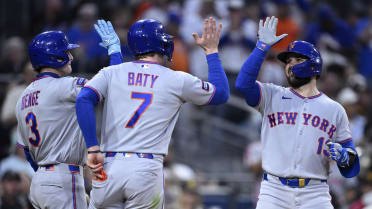Luis Torrens' first home run of 2026