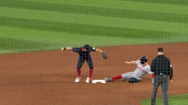 Tyler O'Neill safe at second after challenge