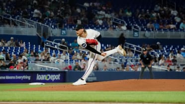Max Meyer ends the top of the 1st inning with a K