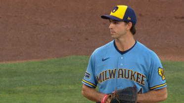 Robert Gasser strikes out Max Muncy