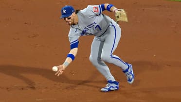 Bobby Witt Jr.'s barehanded grab