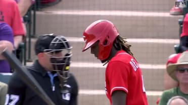 Elly De La Cruz's two hits 