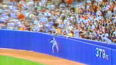 Ken Griffey robs Ron Kittle of a home run