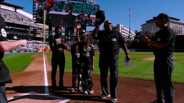 Laz Diaz is honored before last game