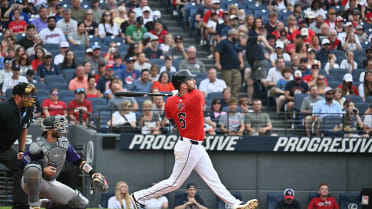 David Fry da HR de 2 rayas