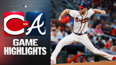 Dubón, Sale highlight Braves' 3-2 win in extras