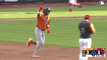 Leo De Vries homers off of Liam Doyle