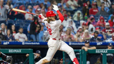 Alec Bohm extends hit streak to eight games