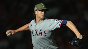 Jacob deGrom strikes out Christian Walker 