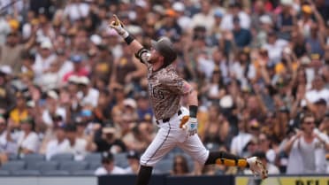 Jake Cronenworth's solo home run (5)