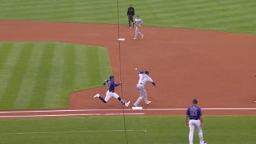 Estrada out at first after Dodgers challenge