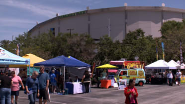 Rays hold Saturday Shoppes outside Tropicana Field