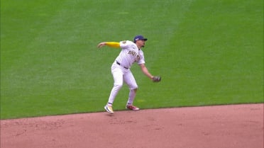 Willy Adames' leaping catch