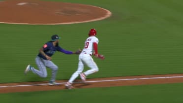 Mariners cut down the winning run in the 10th