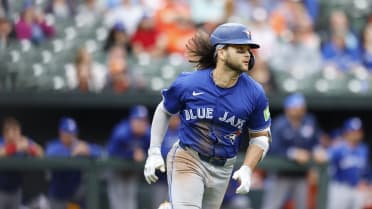 Bo Bichette empuja dos con doble