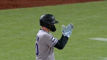 Troy Johnston pega sencillo de dos carreras