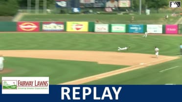 Javier Vaz snags a hard-hit line drive