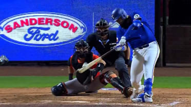 Burger detona HR con bases llenas