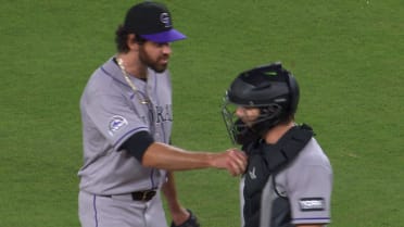 Romano, Fulford have animated mound meeting in 9th