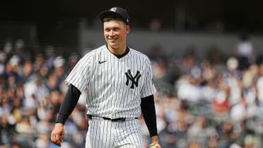 Will Warren poncha a 6, registra la 1ra victoria